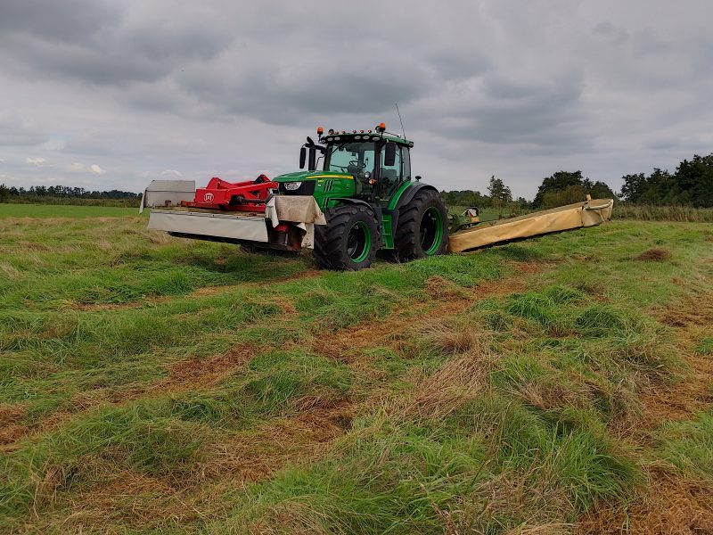John deere 6155r voor diverse werkzaamheden