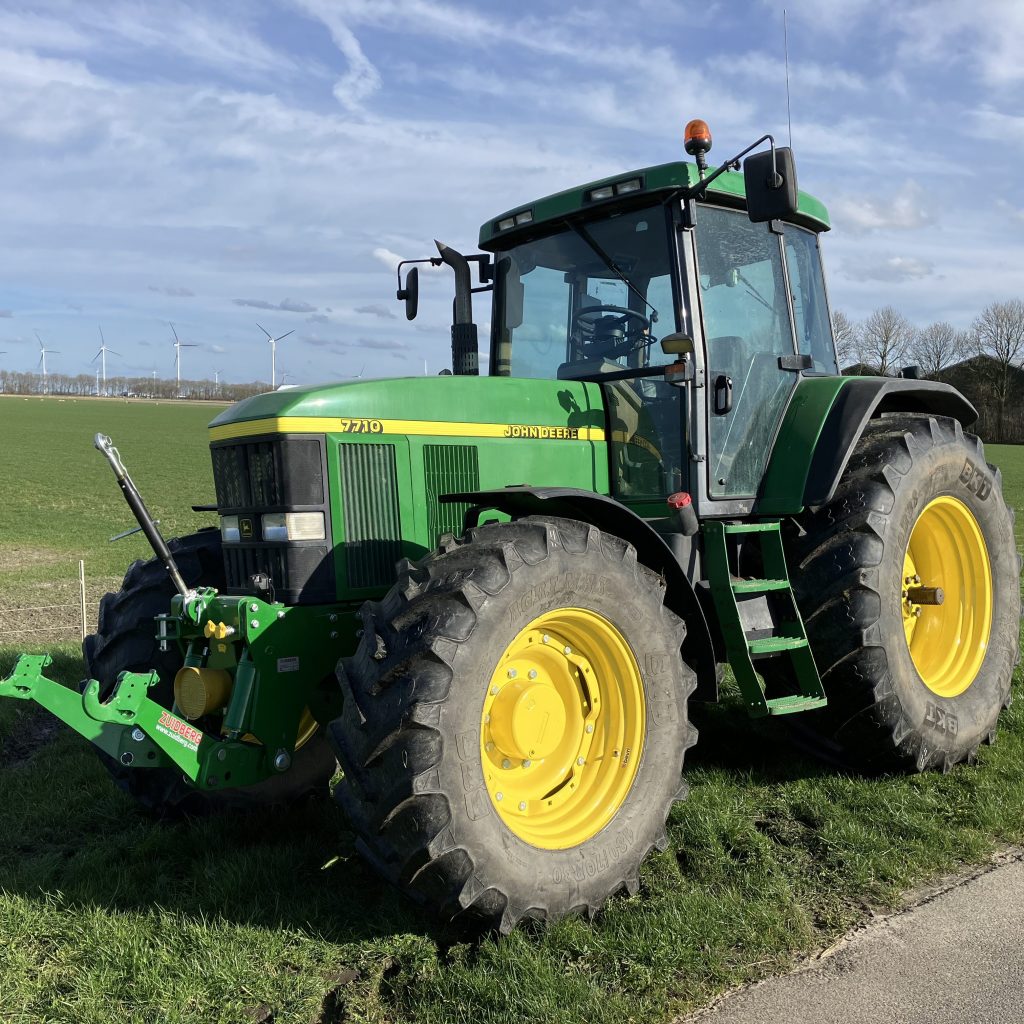 John Deere 7710 met chauffeur